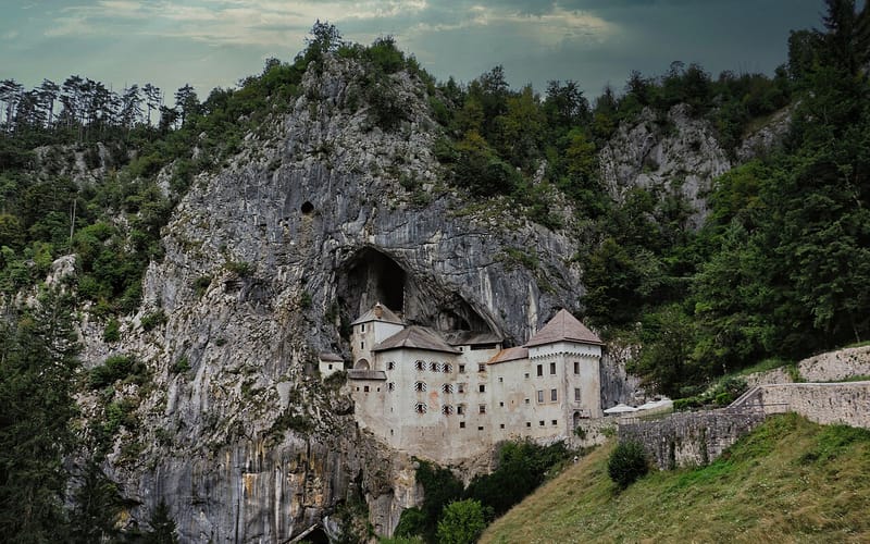 Predjama Castle